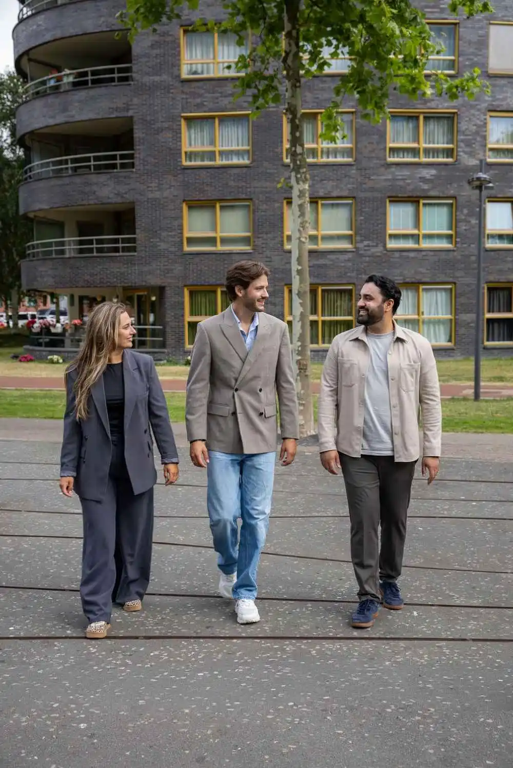 Collegas aan het wandelen usg