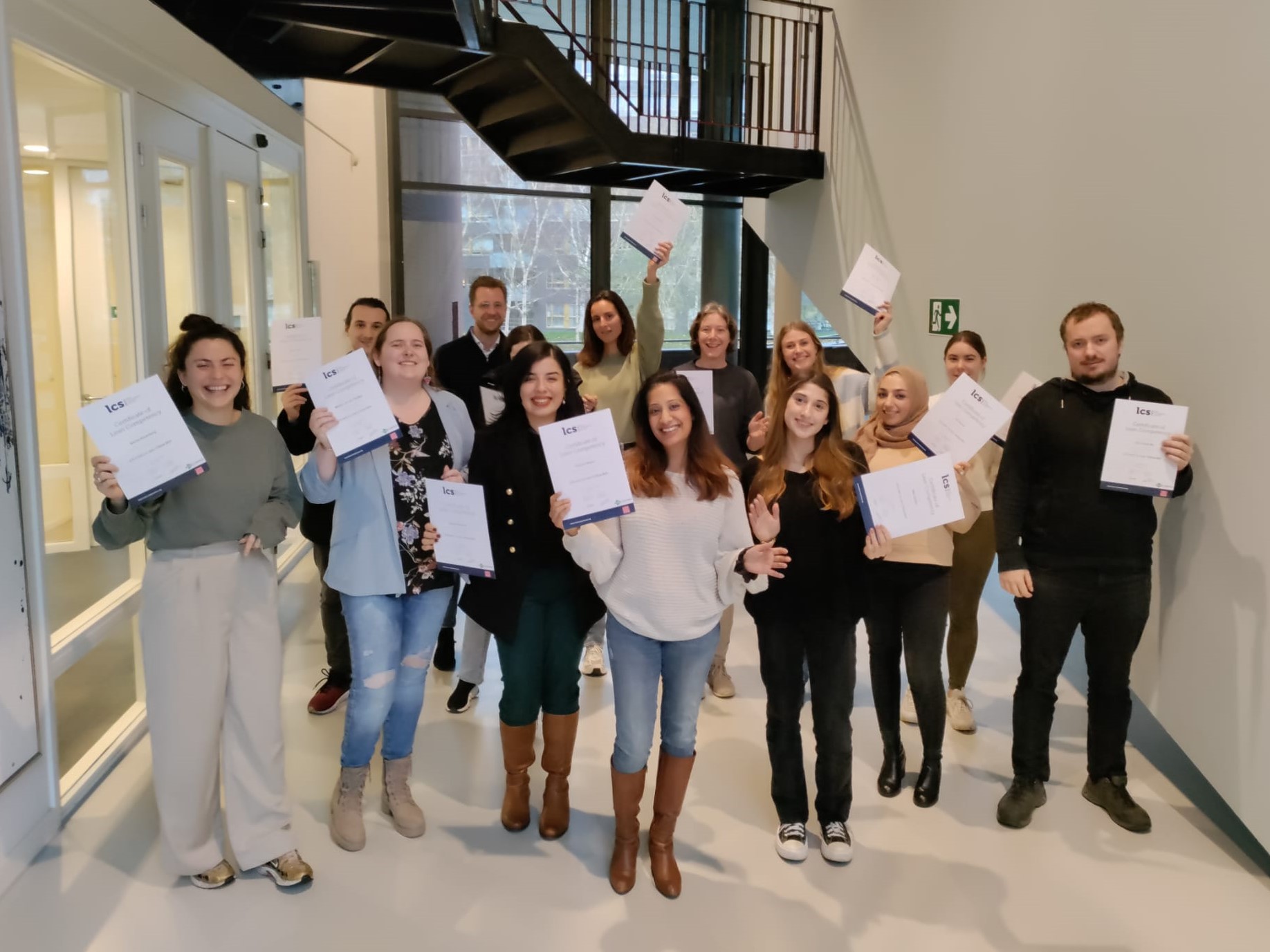USG Legal deelnemers die hun Yellow Belt certificaat krijgen